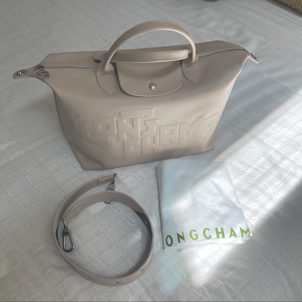 Longchamp Le Pliage Cuir Top Handle Embossed Logo Tote (medium)